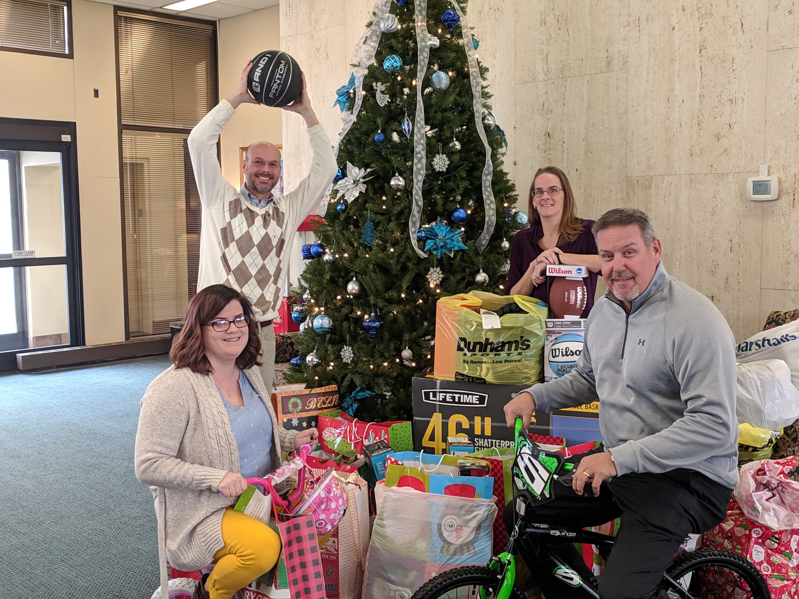 Fidelity Bank In Shelby Nc Participates In The Angel Tree Program Fidelity Bank Right By You