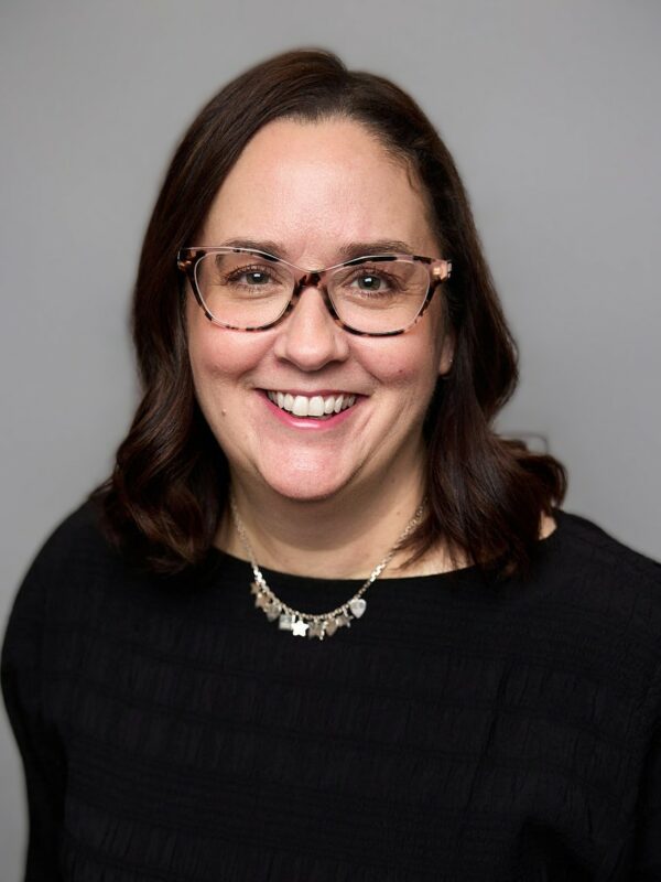 Amy Rowan Headshot