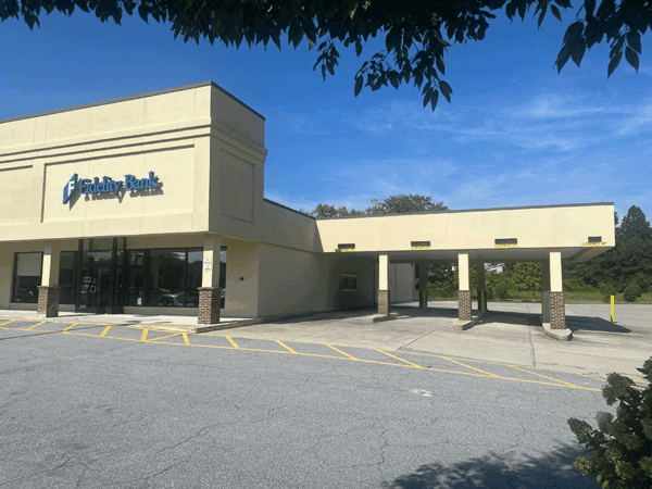 Hendersonville, NC Branch with Drive-Thru Lanes
